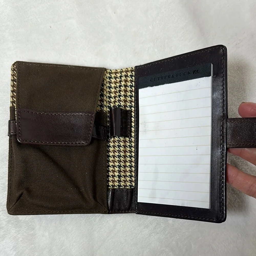 Cutter & Buck elegant dark